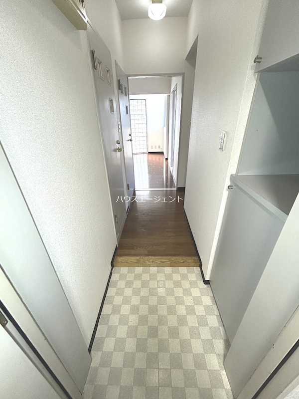 メゾン・ド・リプレット 玄関