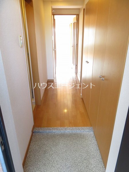 グロリア参番館 玄関