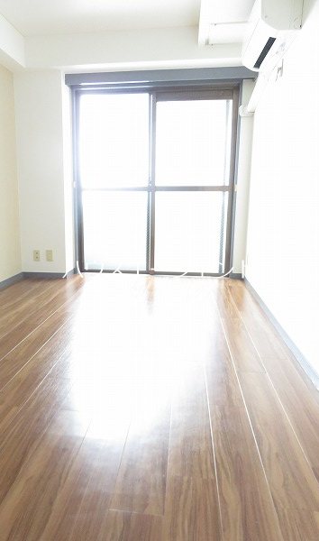 レジデンス仲村 リビング