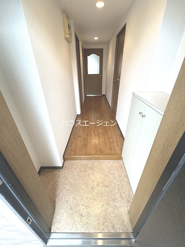 第6ドミール森田 玄関