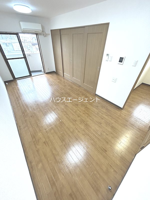 第6ドミール森田 リビング