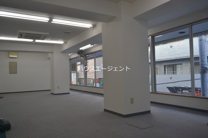 丸清ビル リビング