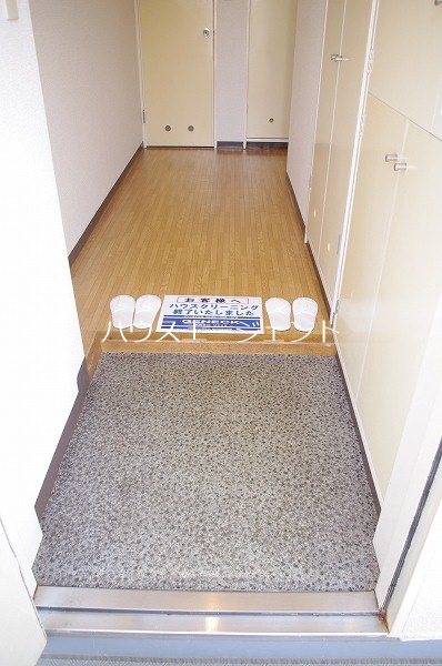 マンションカネイ 玄関