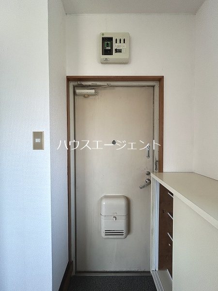 シャトレーゼヒコタ 玄関