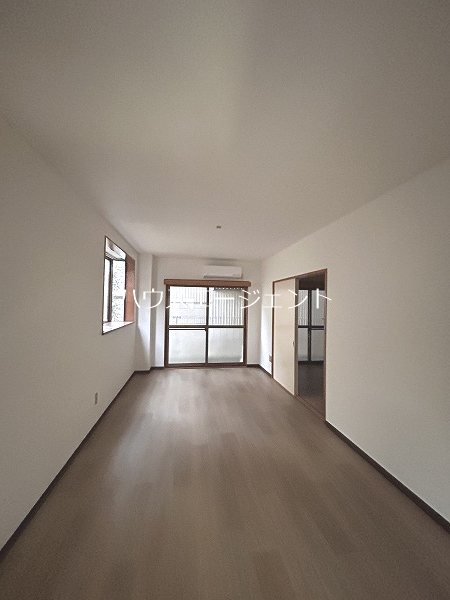 シャトレーゼヒコタ リビング