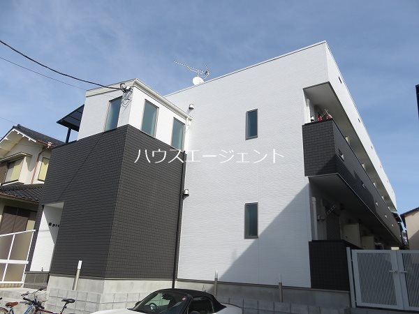 B proud 101号室 外観