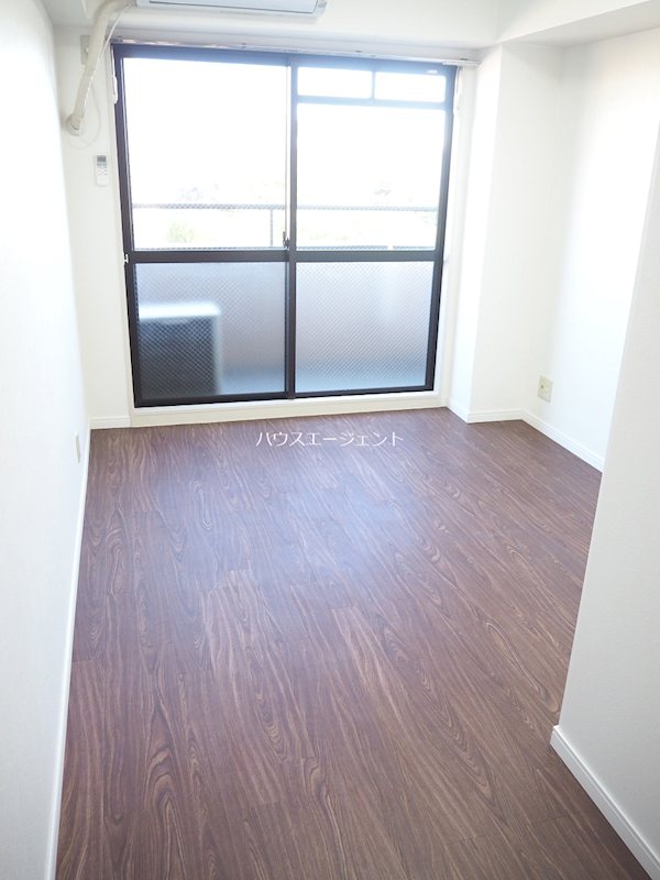 モア８ リビング