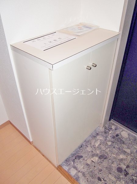 ロイヤルシラコ 玄関