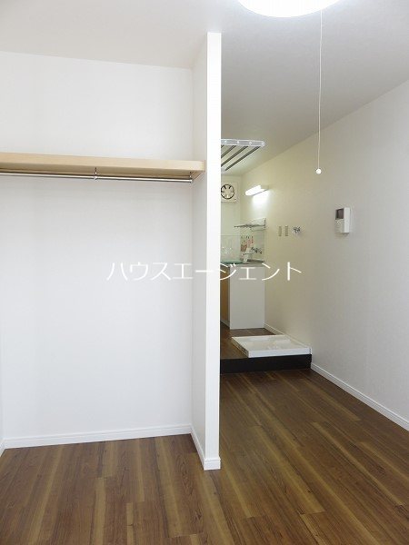 モア５ ベッドルーム