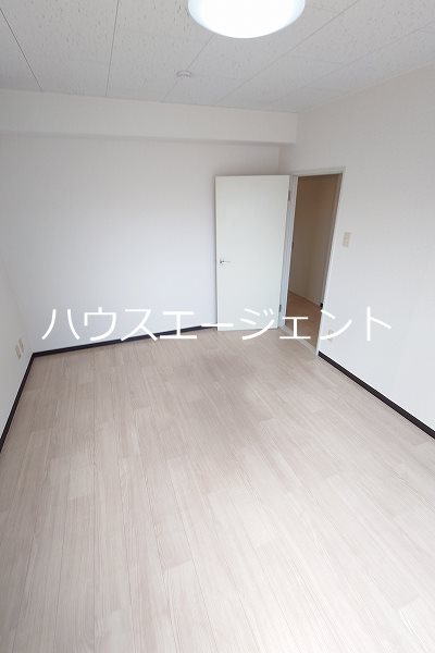 コーポプラスパーⅢ ベッドルーム