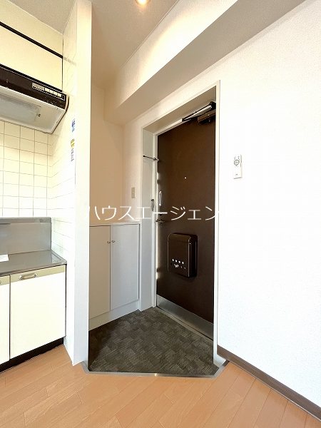 ツイン・コートE 玄関