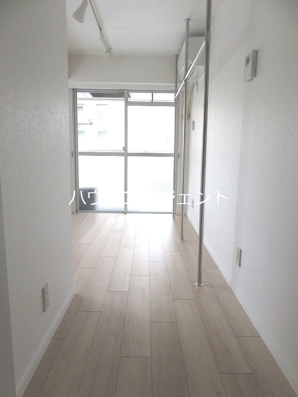 モア３ リビング