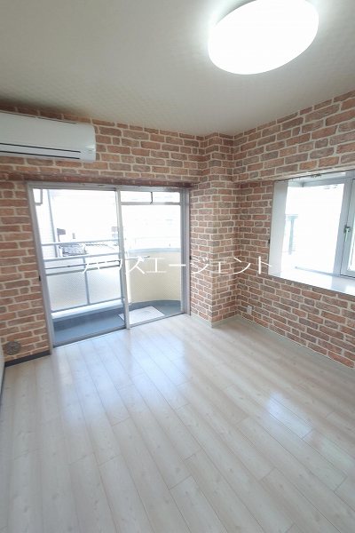 メゾンドール旭 リビング