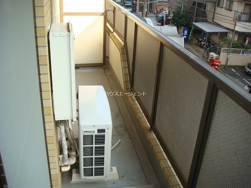 ツイン・コートE ベランダ