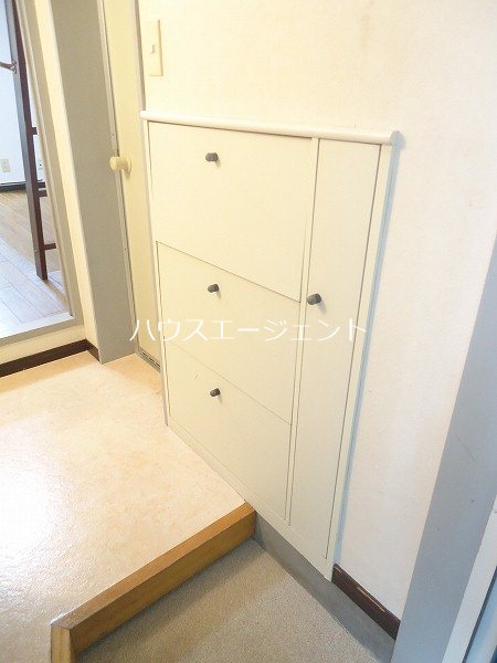 インスパイアート 玄関