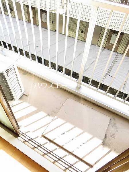 モア４ ベランダ