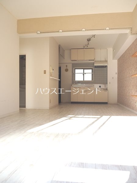 第五サンキビル リビング