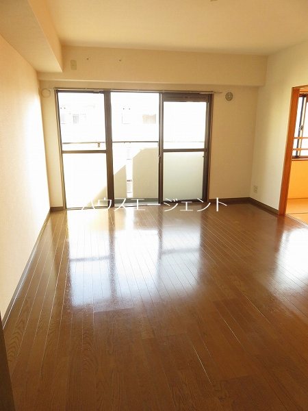 グロリア壱番館 リビング