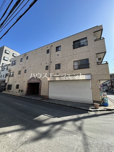 エストワール・クロダ 402号室 外観