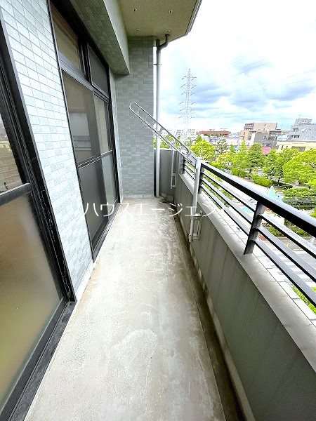 ルネス・アンティーム ベランダ