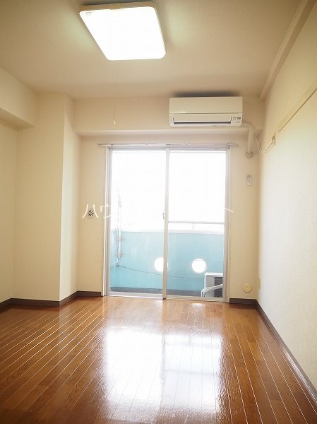 アルベール ベッドルーム