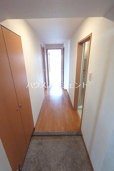 グロリア参番館 玄関