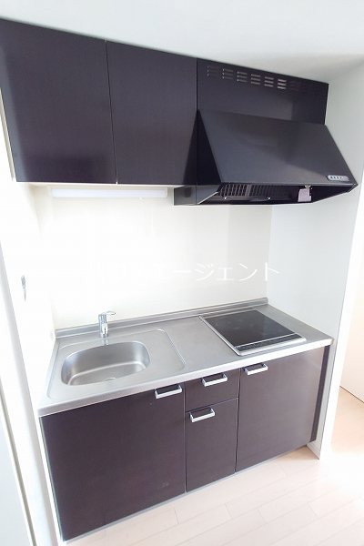 ステーション・タワー・ウラヤス キッチン