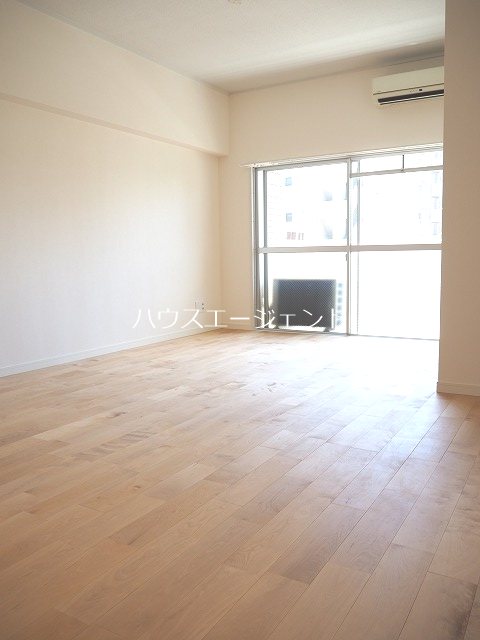 アパートメントけやき通り中葛西 リビング