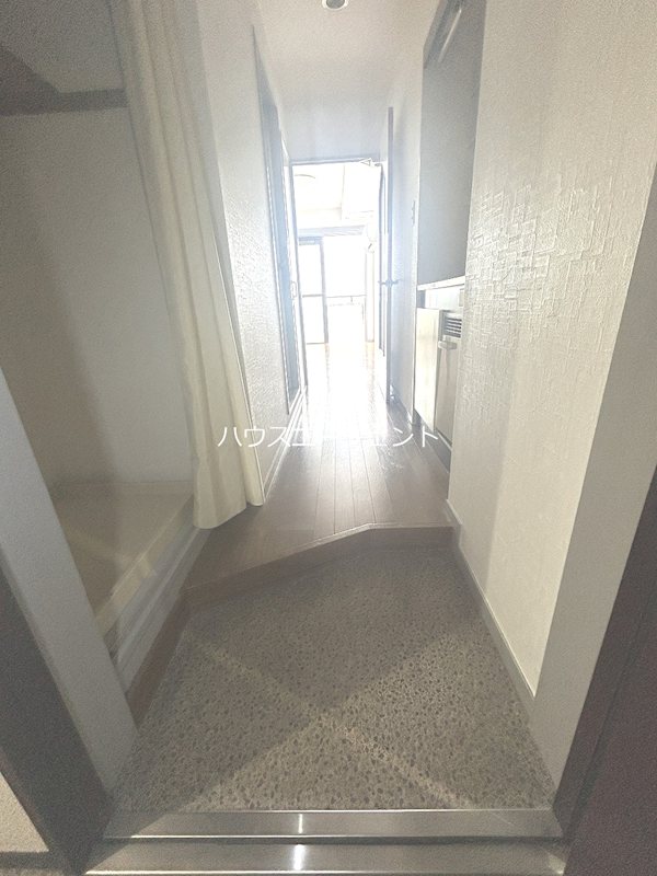 レジデンス仲村 玄関