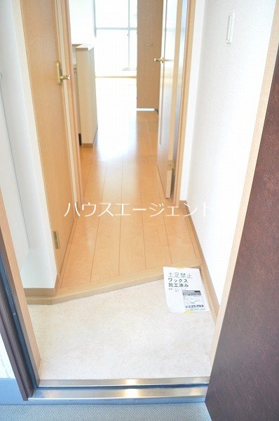 シャルマン新清 玄関