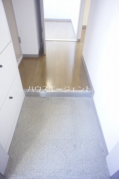 リアライズ葛西駅前Ⅱ 玄関