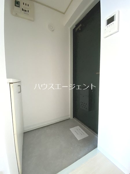 メゾンクレールＢ 玄関