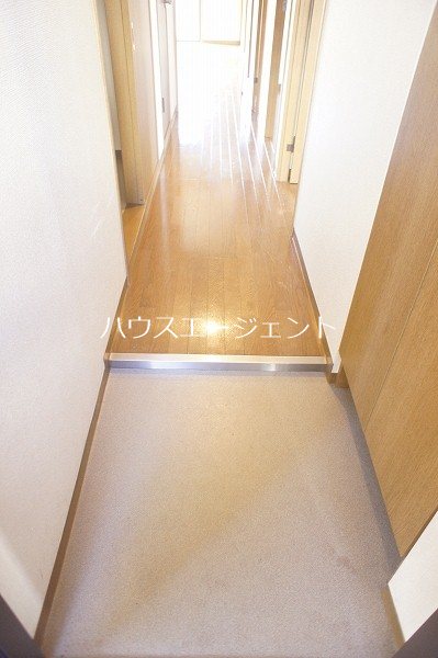 グロリア壱番館 玄関