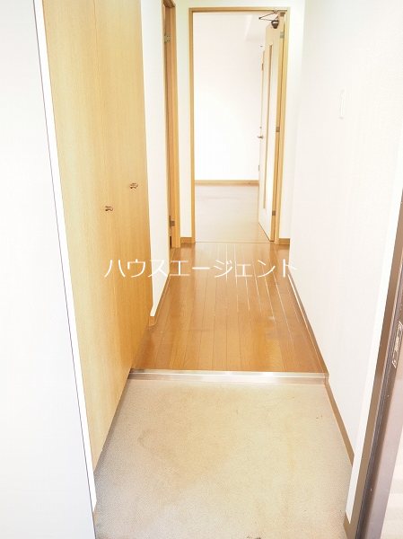 グロリア壱番館 玄関