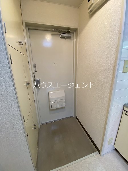 服部ハイツ 玄関