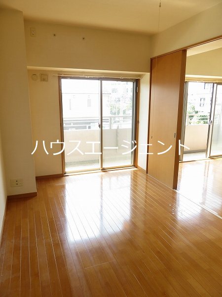 グロリア参番館 ベッドルーム