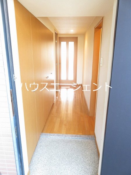 グロリア参番館 玄関