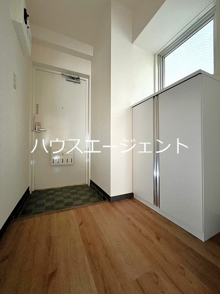 康伸ビル 玄関