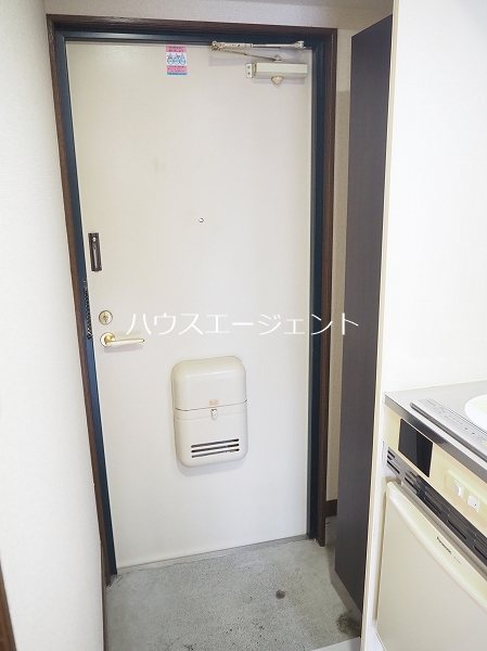 メゾンリッシュ葛西 玄関