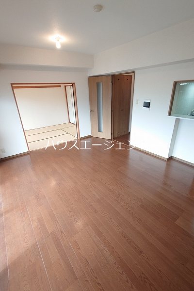 グロリア壱番館 リビング
