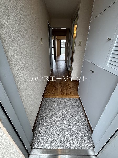 マンションカネイ 玄関