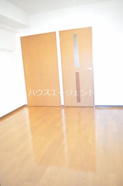 オスタペB ベッドルーム
