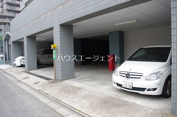 コンフォートMS 駐車場