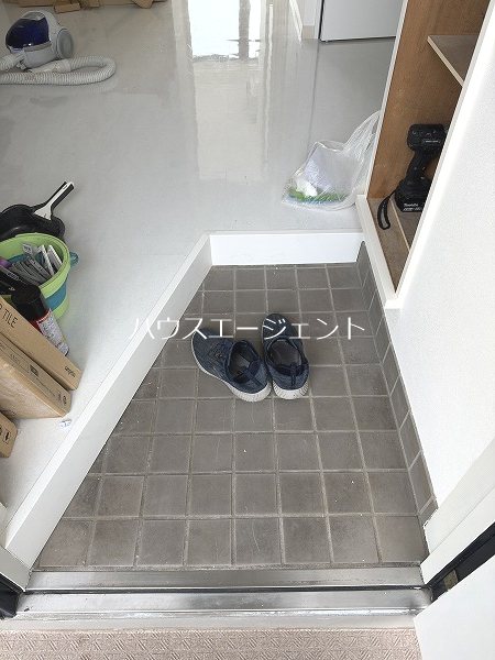 ドミール福本 玄関