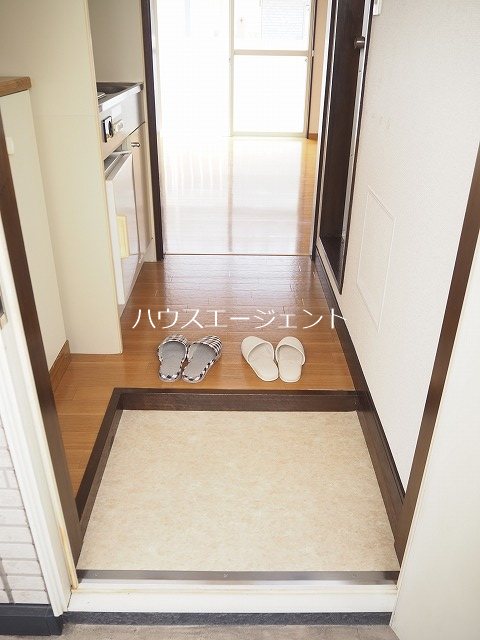 ツゥインズＡ 玄関