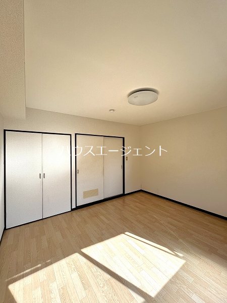 舘山ビル ベッドルーム