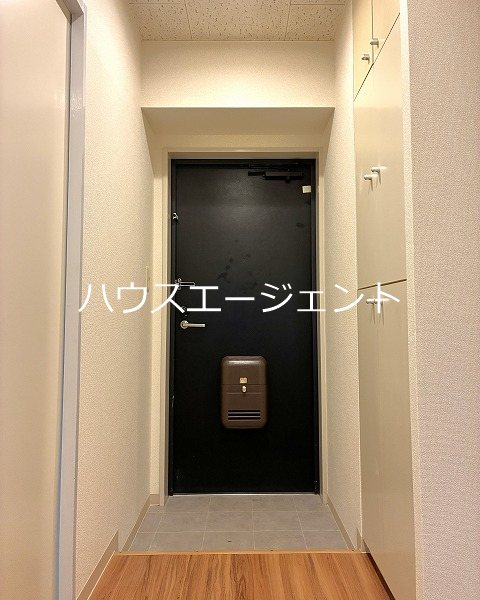 関寅ビル第2 玄関