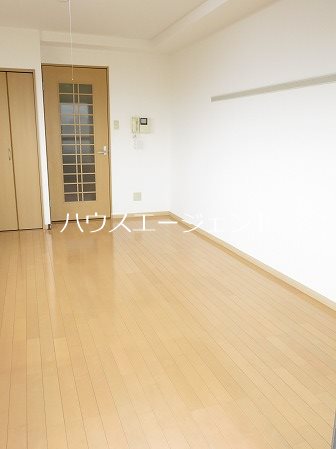 グッドフラットⅢ リビング