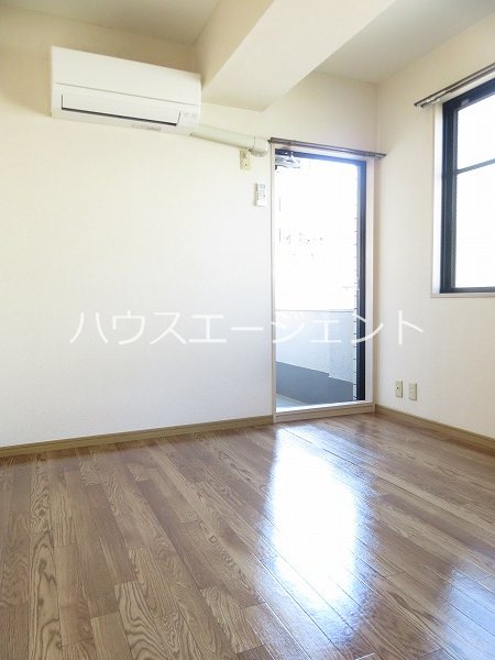 武内ビル ベッドルーム
