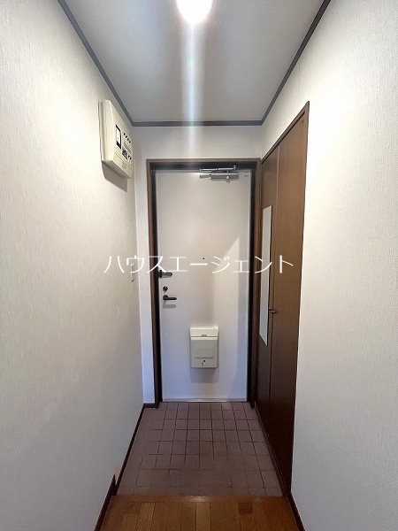 ゴールデンヒルズ 玄関